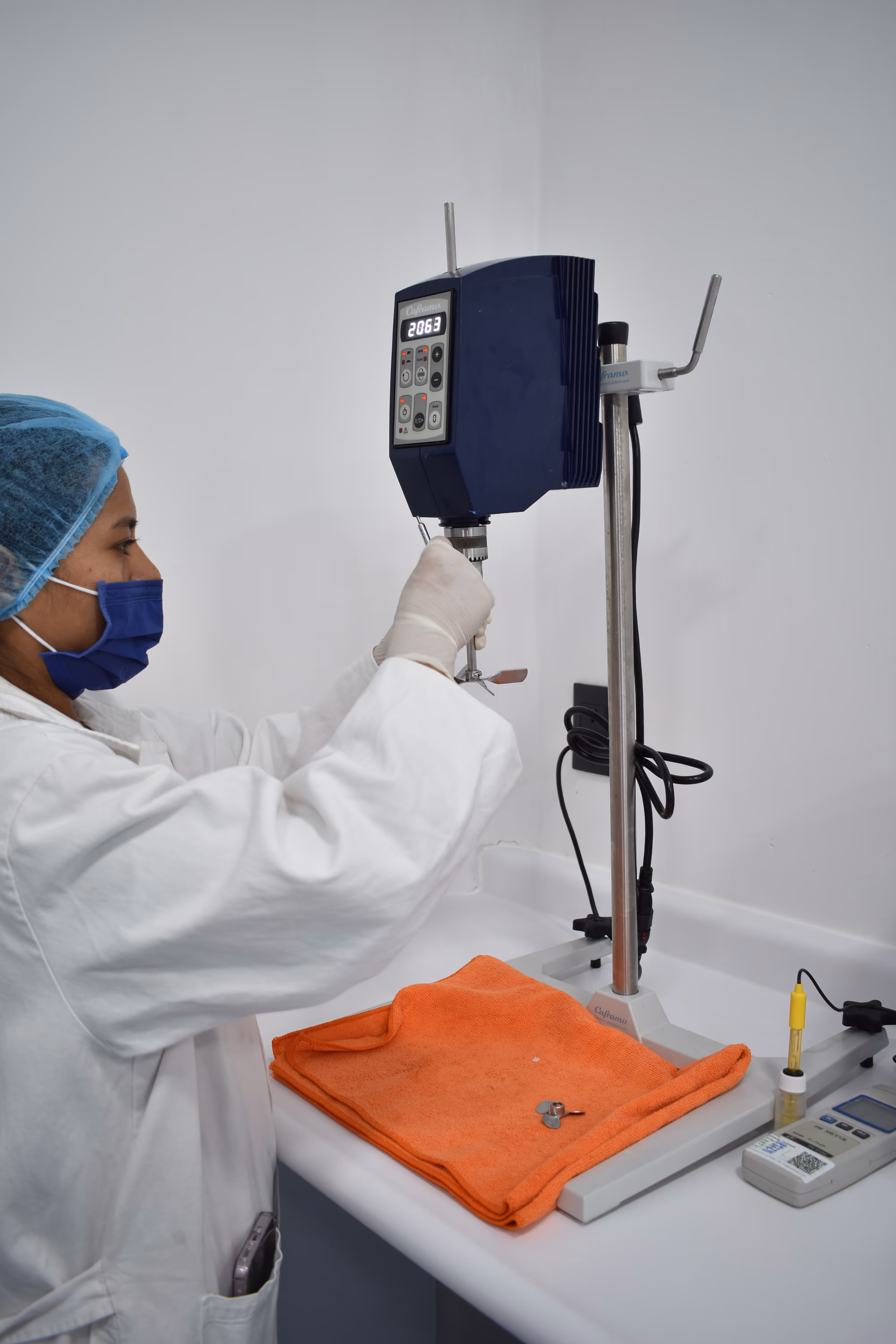 Investigación y desarrollo en laboratorio Labdermagis